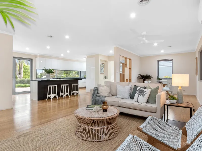 Spacious, contemporary family home on ¾ acre