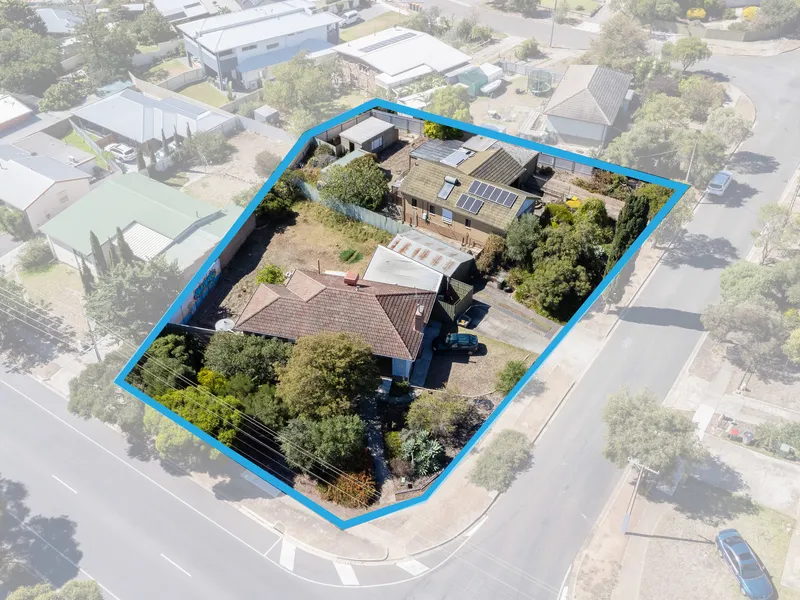 A rare opportunity to secure two separate dwellings with separate Titles together offering approximately 1,634m2 of land located on a corner...