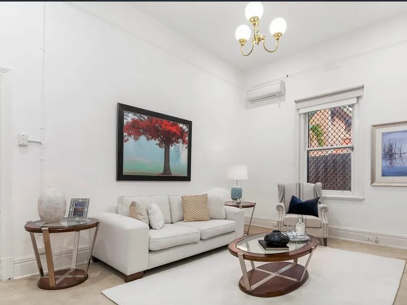 Make this space your own! Delightful Edwardian abode in leafy residential pocket close to transport and more!