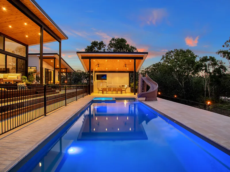 Luxury acreage on the water's edge - 38.8 acres