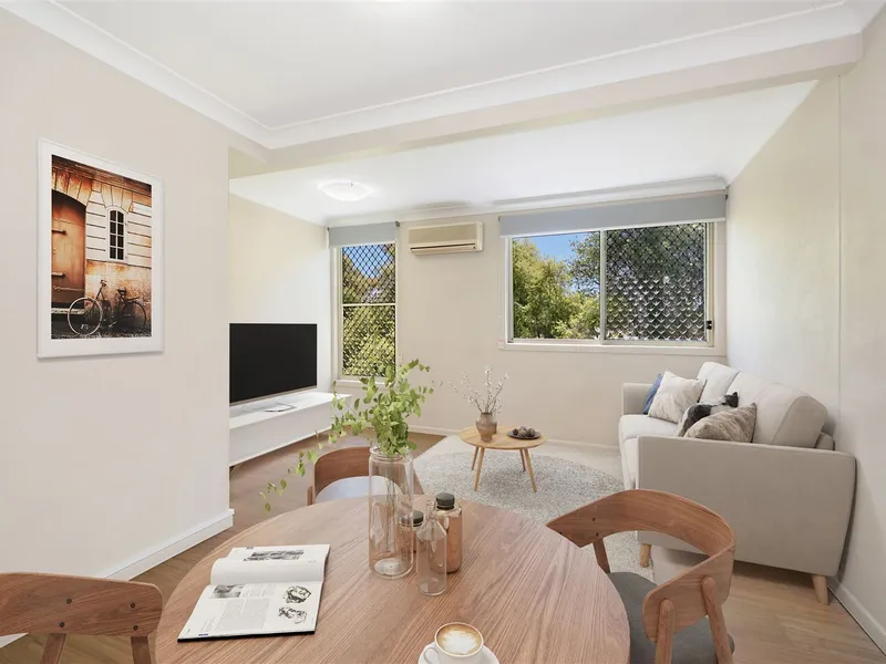 Entry Level  Unit - Perfectly Positioned!