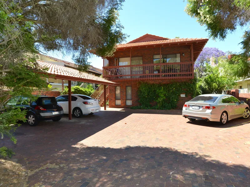 FULLY FURNISHED - FANTASTIC LOCATION!!