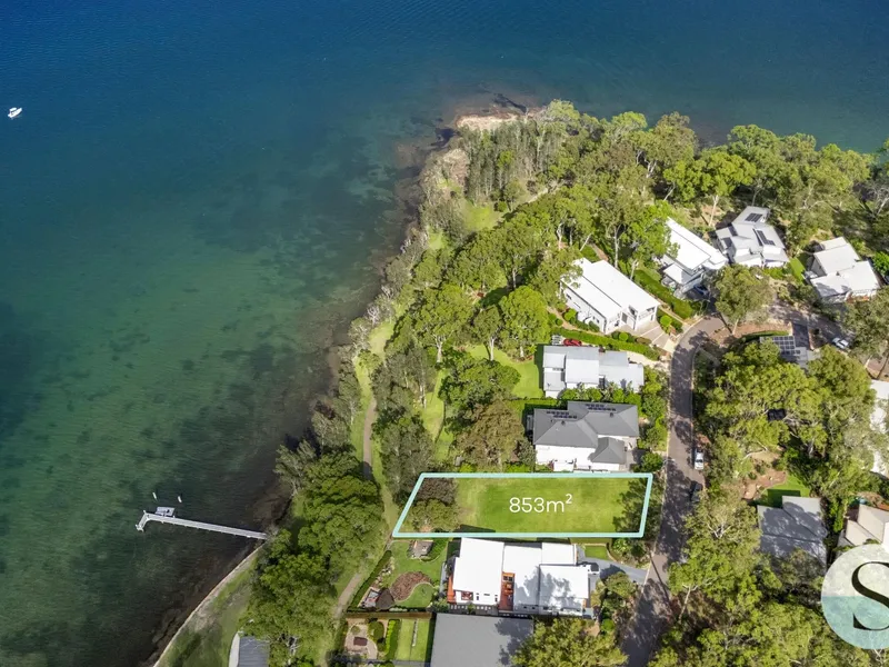 Unique Waterfront Reserve Opportunity, Build Your Dream Home Here, as Close to the Water's Edge as You Can Get, Our Last Home Here Sold for $3,005,000
