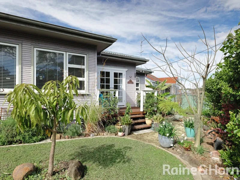 Centrally Located to Lake, Sea and City