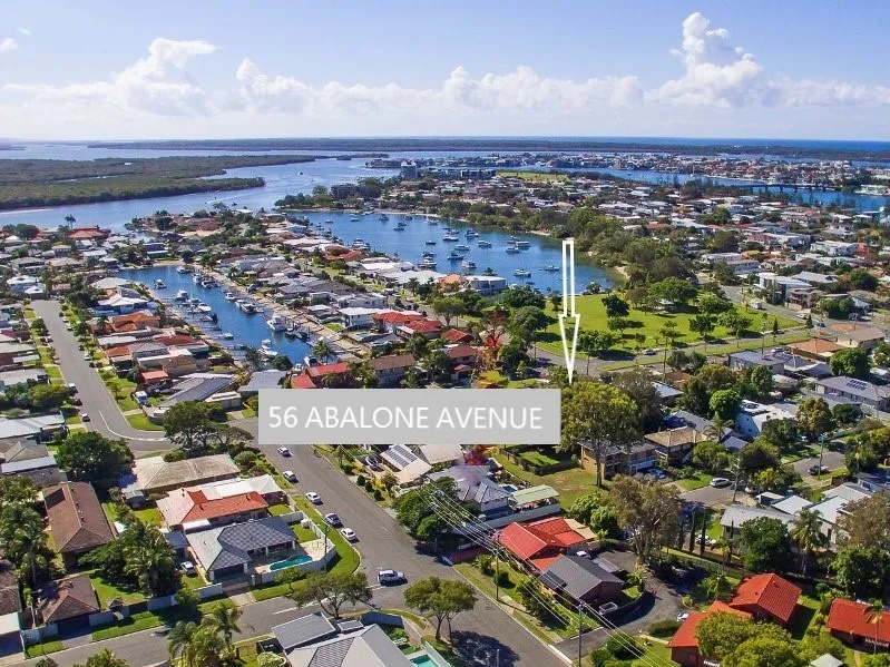 Ideally Located, Northern views overlooking park and Harbour