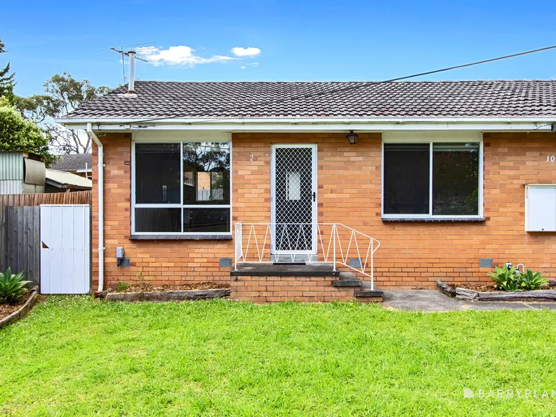 GREAT LOCATION! Close to Train station and shops!