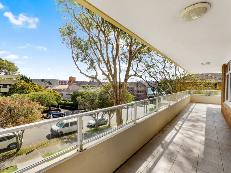 Spacious apartment, ideal location.