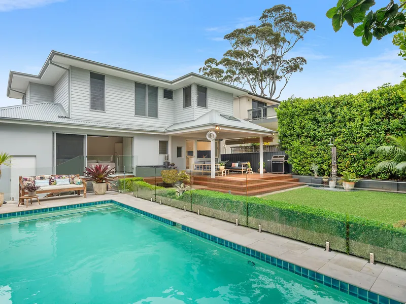 Family entertainer with sweeping coastline views