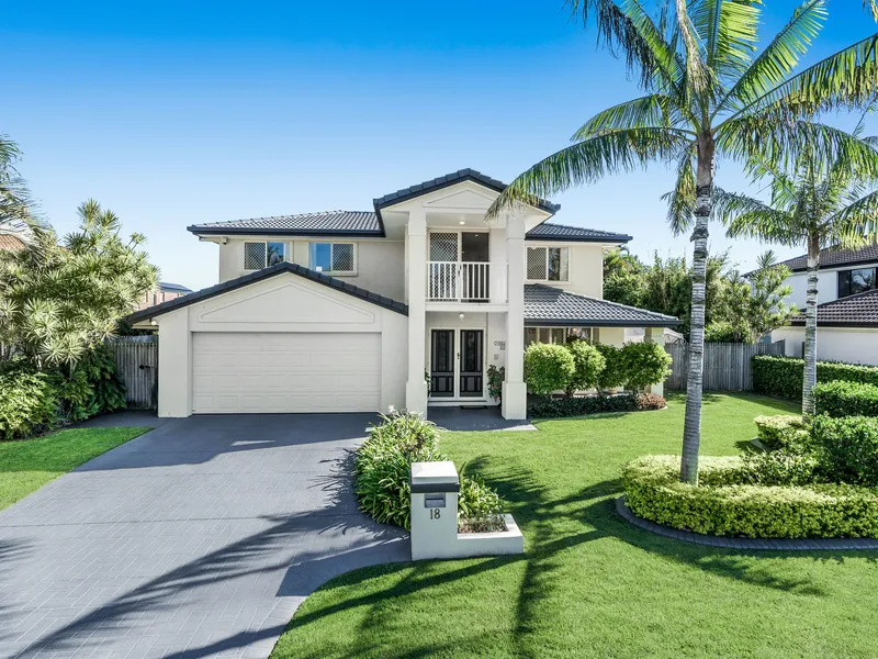 Bayside Living and Side Access in Sovereign Waters Estate