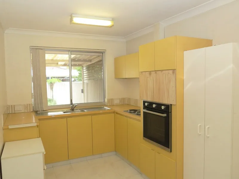 AFFORDABLE Home on Big Block in Willetton & Rossmoyne High School!