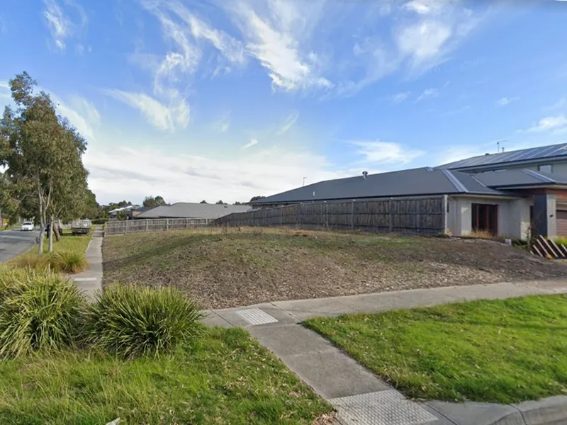 Titled Land in Settlers Run! 