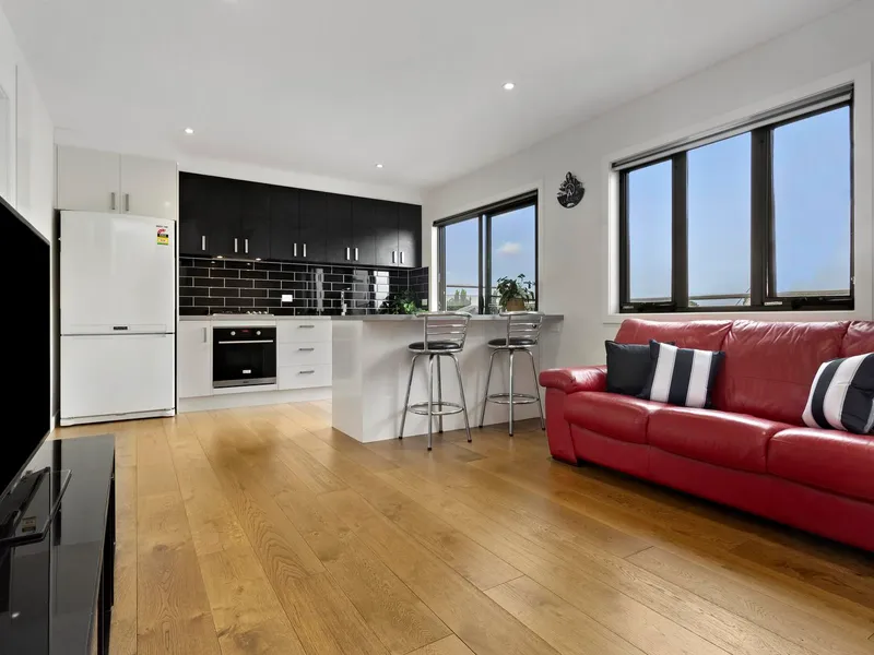 Contemporary Style in a Prime Location