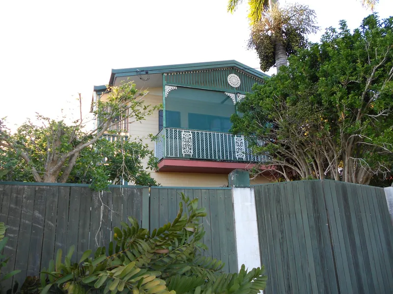 Atherton - 1 bedroom - partially furnished