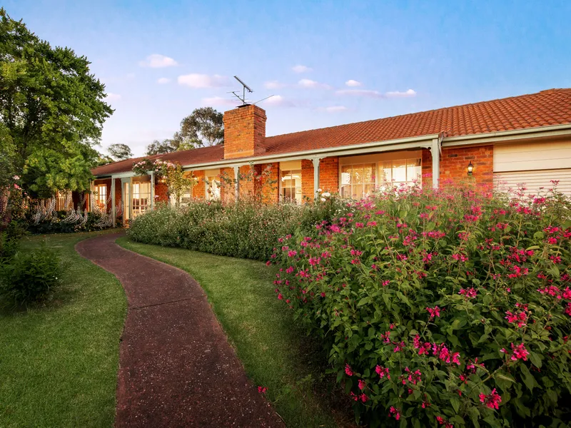 Substantial Family Home With Pool on 1,427m2