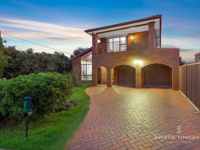 Stunning Home in Exclusive Pocket with a Superb View