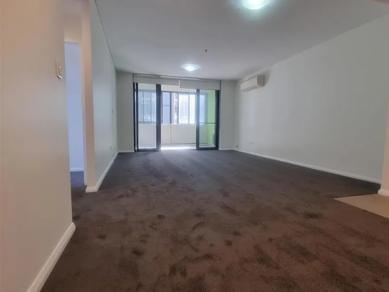 SPACIOUS 2 BEDROOM 2 BATHROOM APARTMENT IN SOUGHT AFTER LOCATION