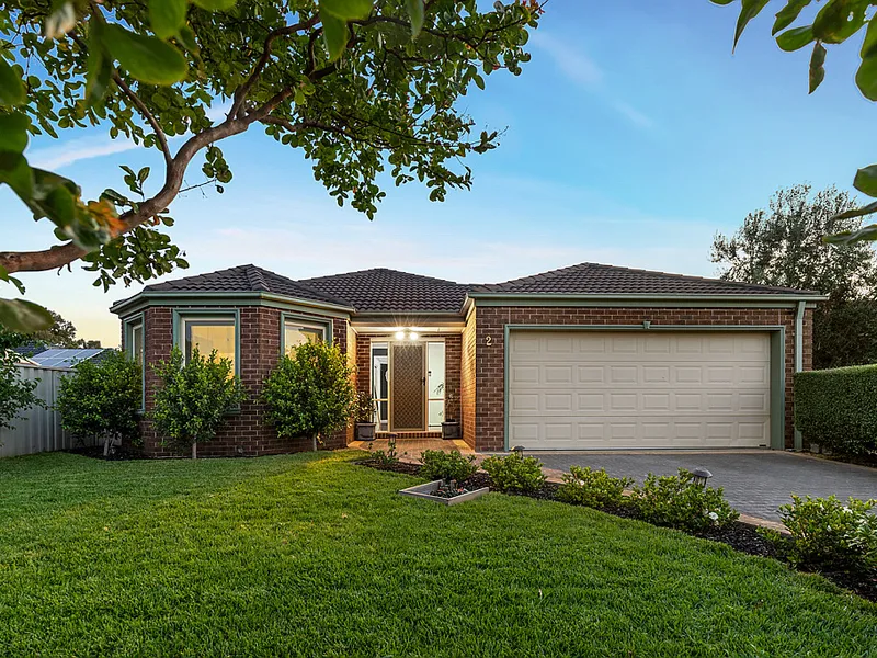 PROUDLY RAY WHITE DEER PARK