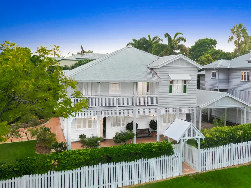 Family Queenslander in Premier Location