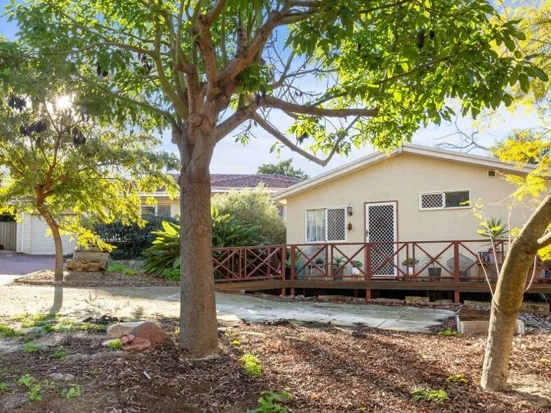 Nestled in the heart of Melville!