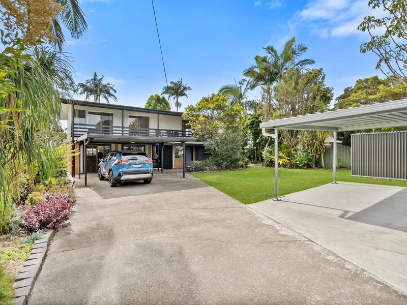 High-set family home - great location