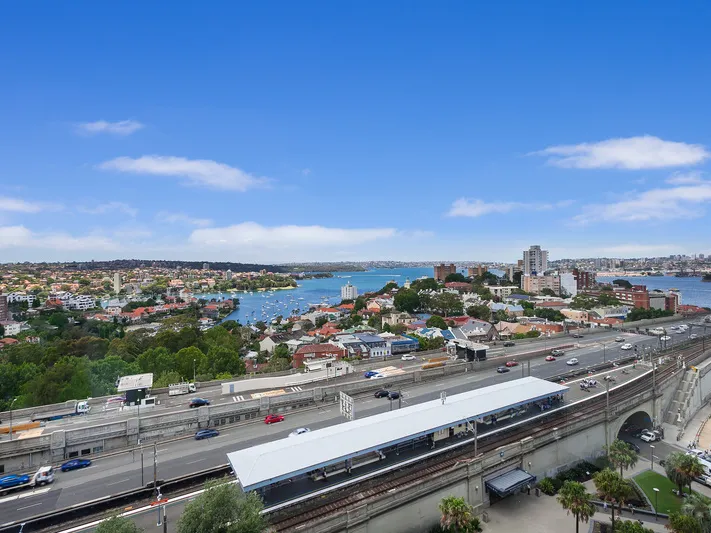 LUXURY LIVING AT ITS BEST - 88 ALFRED STREET, MILSONS POINT