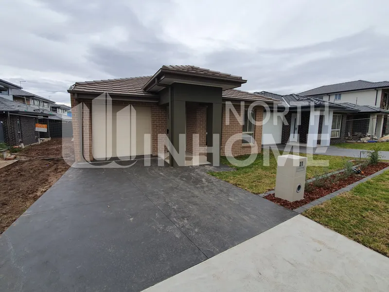 BRAND NEW FAMILY HOME IN CENTER OF LEPPINGTON