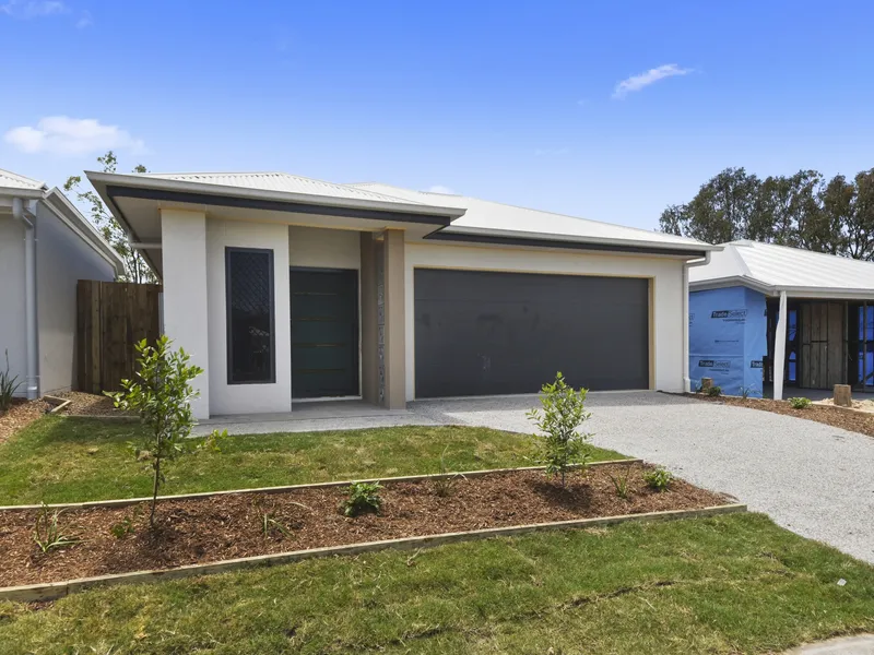 FAMILY HOME + FANS & AIR CONDITIONING