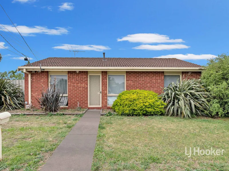 Easy Breezy Living with Zoning for Seabrook Primary!