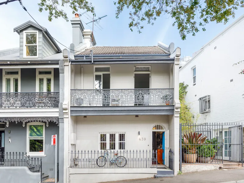 6 month lease only / Large Victorian terrace / 168sqm / rare 2x parking