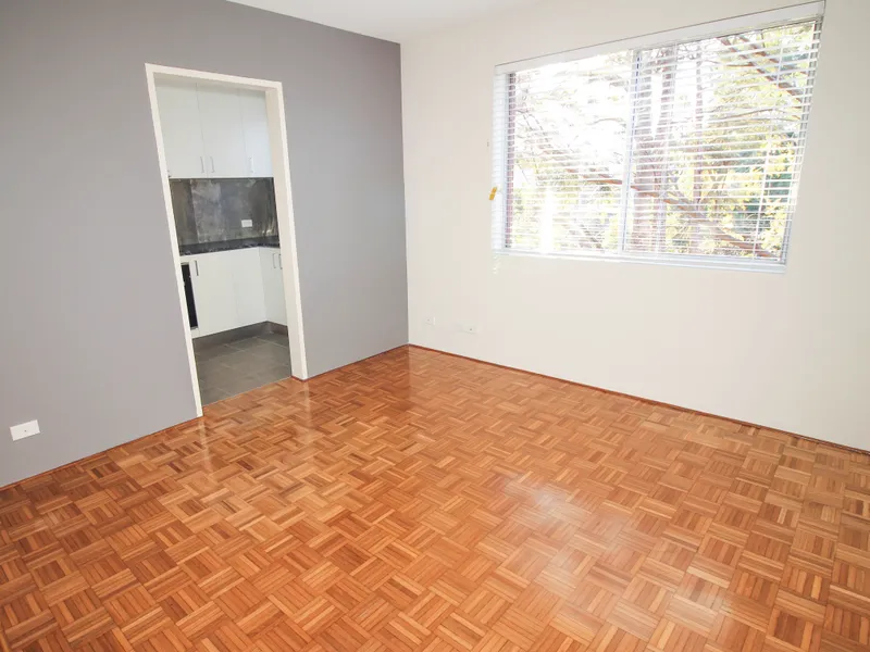 Renovated one bedroom unit at Edgecliff