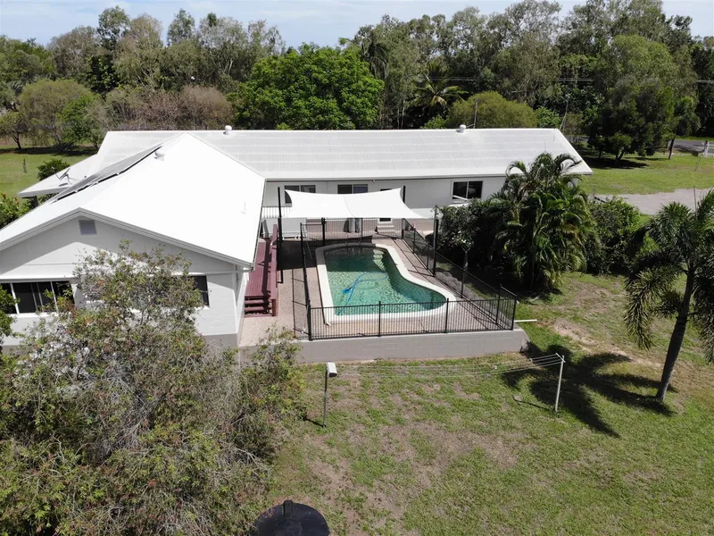 Huge family home on 2.5 acres, pool and shed.