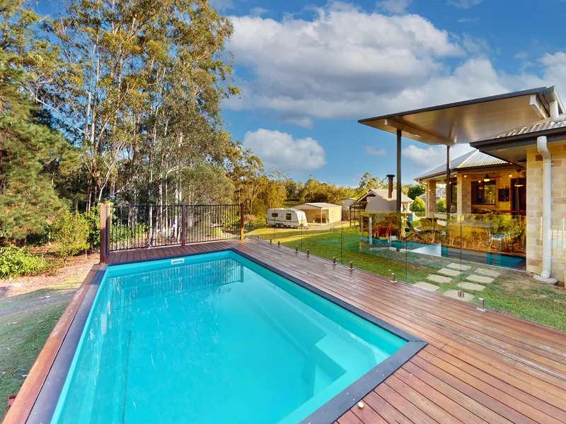 LUXURY RURAL LIVING ON THE SUNSHINE COAST!