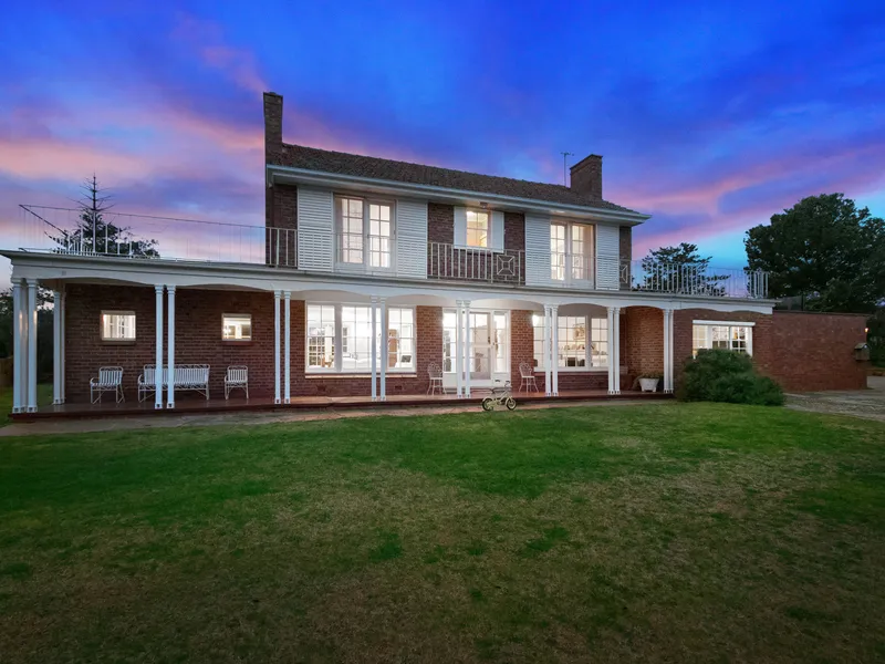 A Country Manor Of Timeless Elegance