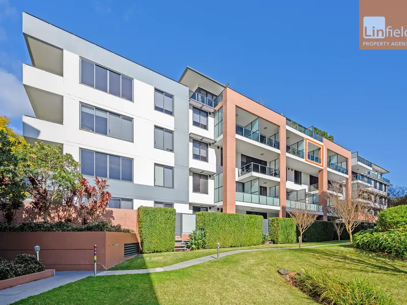 Sun Filled North-facing | Split Level | Convenience