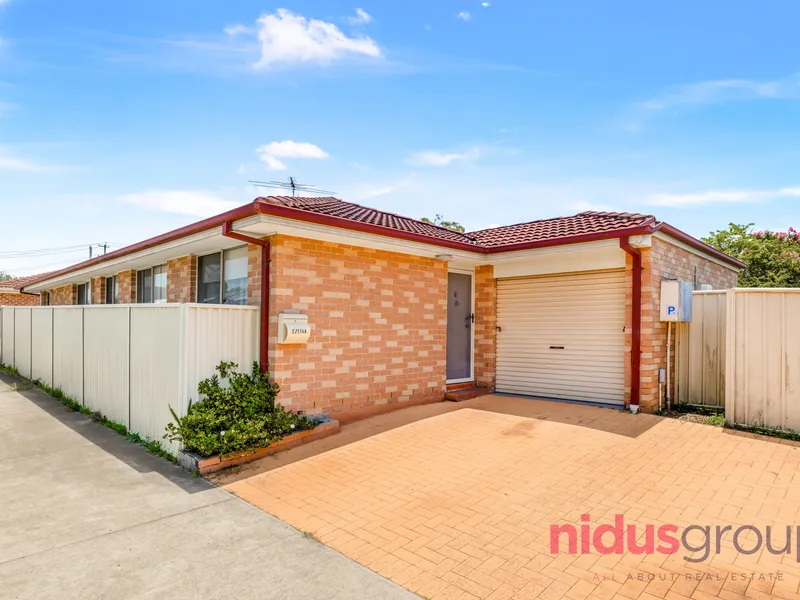 5 Minute Walk to Station, Shops & Schools