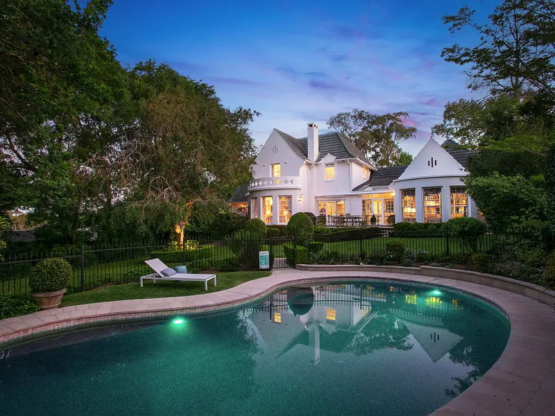 Picture perfect charm and family entertainer on 1378sqm