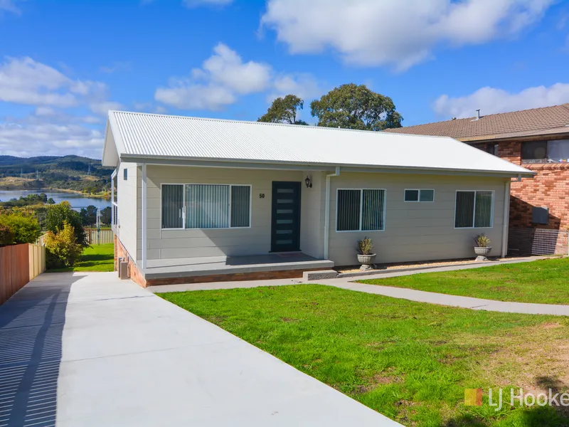 Superb Lake Wallace Views