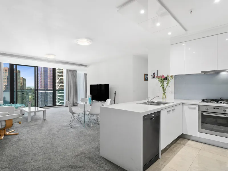 Southbank’s finest 3 bedroom apartment – North East facing with exceptional space and study/home office