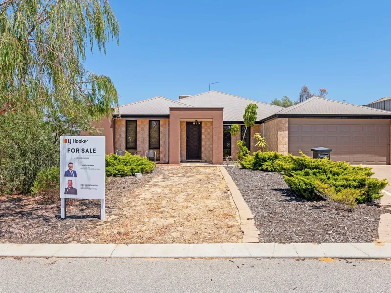 Take a look at this lovely 4 Bedrooms 2 Bathroom and 2 Cars property!