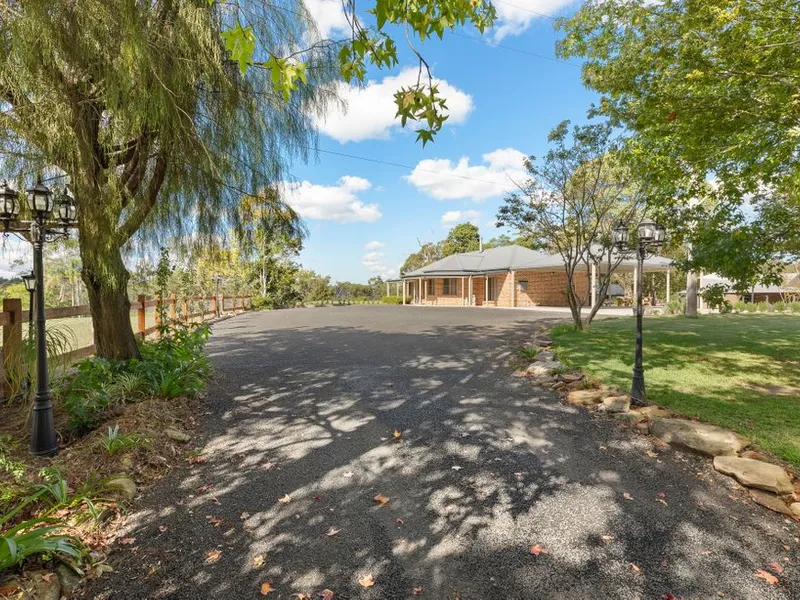 Beautiful 3 Bedroom Home on 40 Acres!!