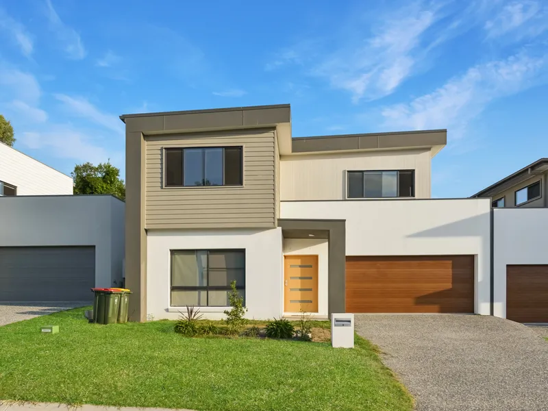 Easy-care living moments from parks and shops