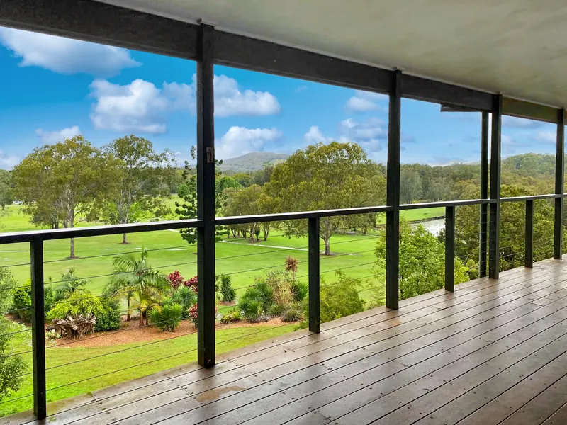 Tranquil Retreat with views over the Macksville Golf Course