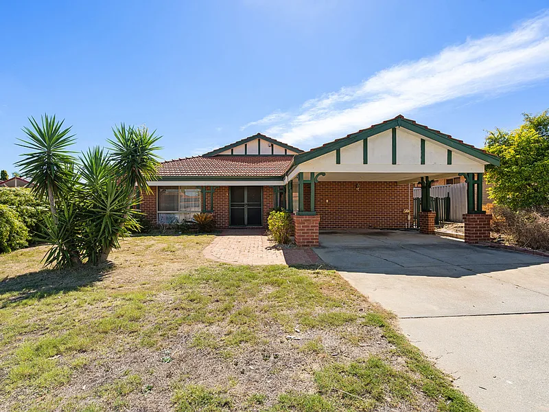SPACIOUS FAMILY HOME!! GREAT LOCATION!