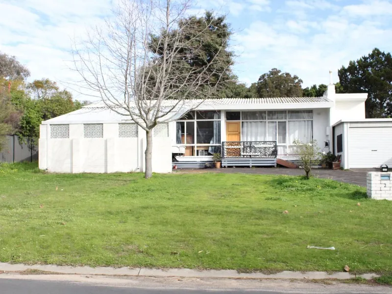 DELIGHTFUL GEM WITH ENDLESS OPPORTUNITY