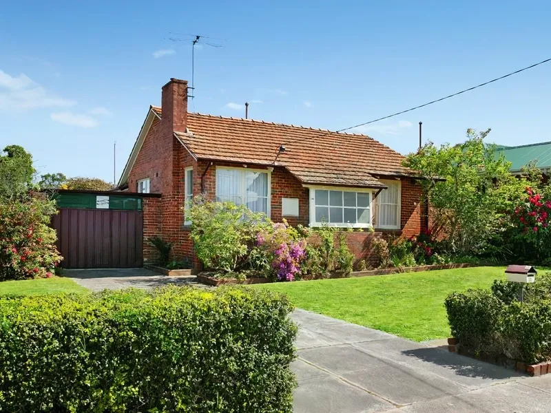 Two or Three Bedroom Home Close to Everything