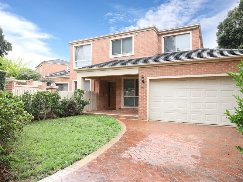 Large 3 Bedroom Plus Study Town Residence!