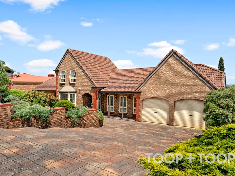 Perfectly positioned to take full advantage of the expansive vistas of the Greenwith skyline! Stake your claim in this premium locale!