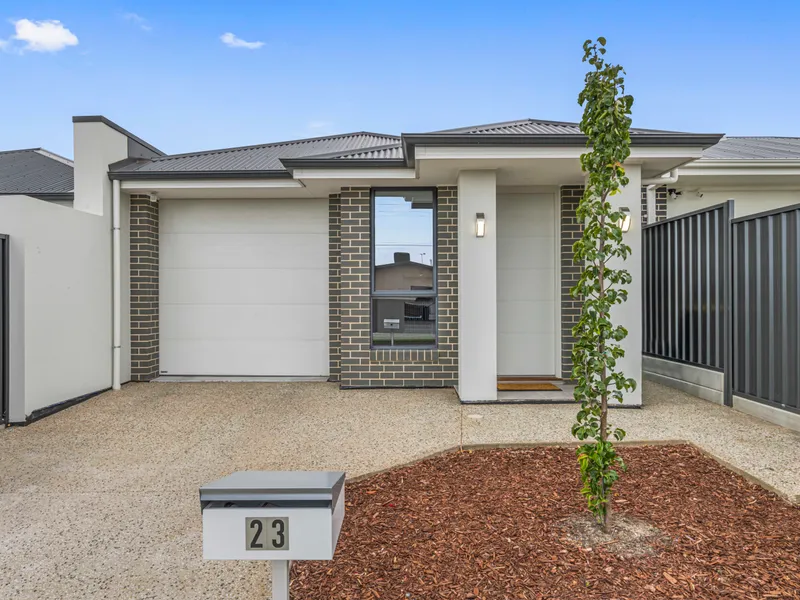 LUXURY FINISH, IMMACULATELY PRESENTED, TORRENS TITLE MODERN HOME, UPGRADED AND MORE!