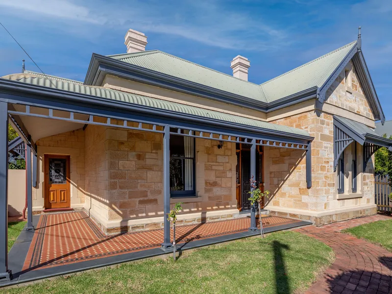 Stunning Character Cottage in Desirable Beachside Location