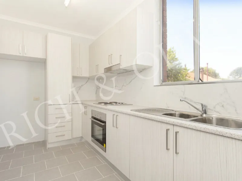 Two Bedroom Apartment With Lock Up Garage